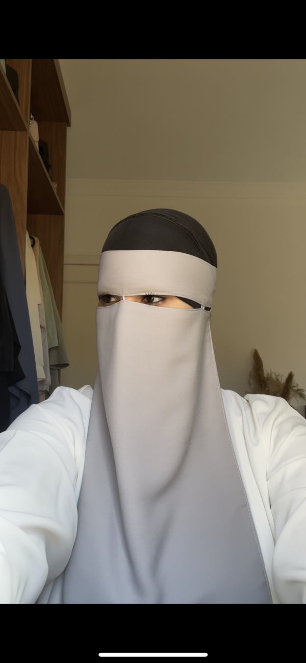 Niqab (élastique au milieu) gris claire