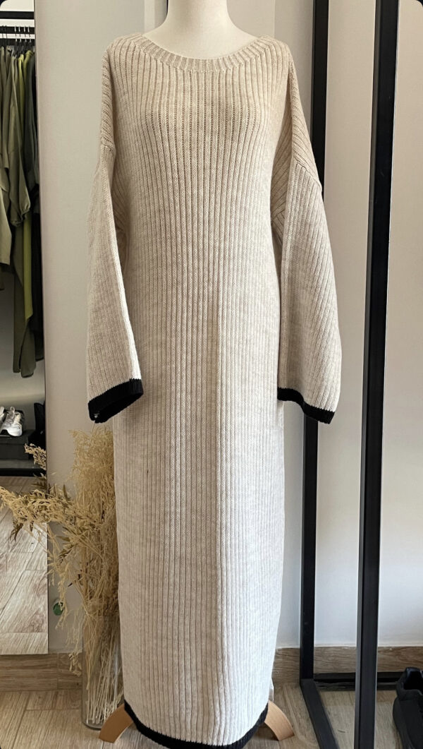 Robe en maille (beige)